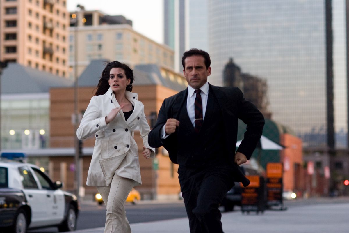 Agent 99 (Anne Hathaway) and Maxwell Smart (Steve Carell) in Get Smart (2008)