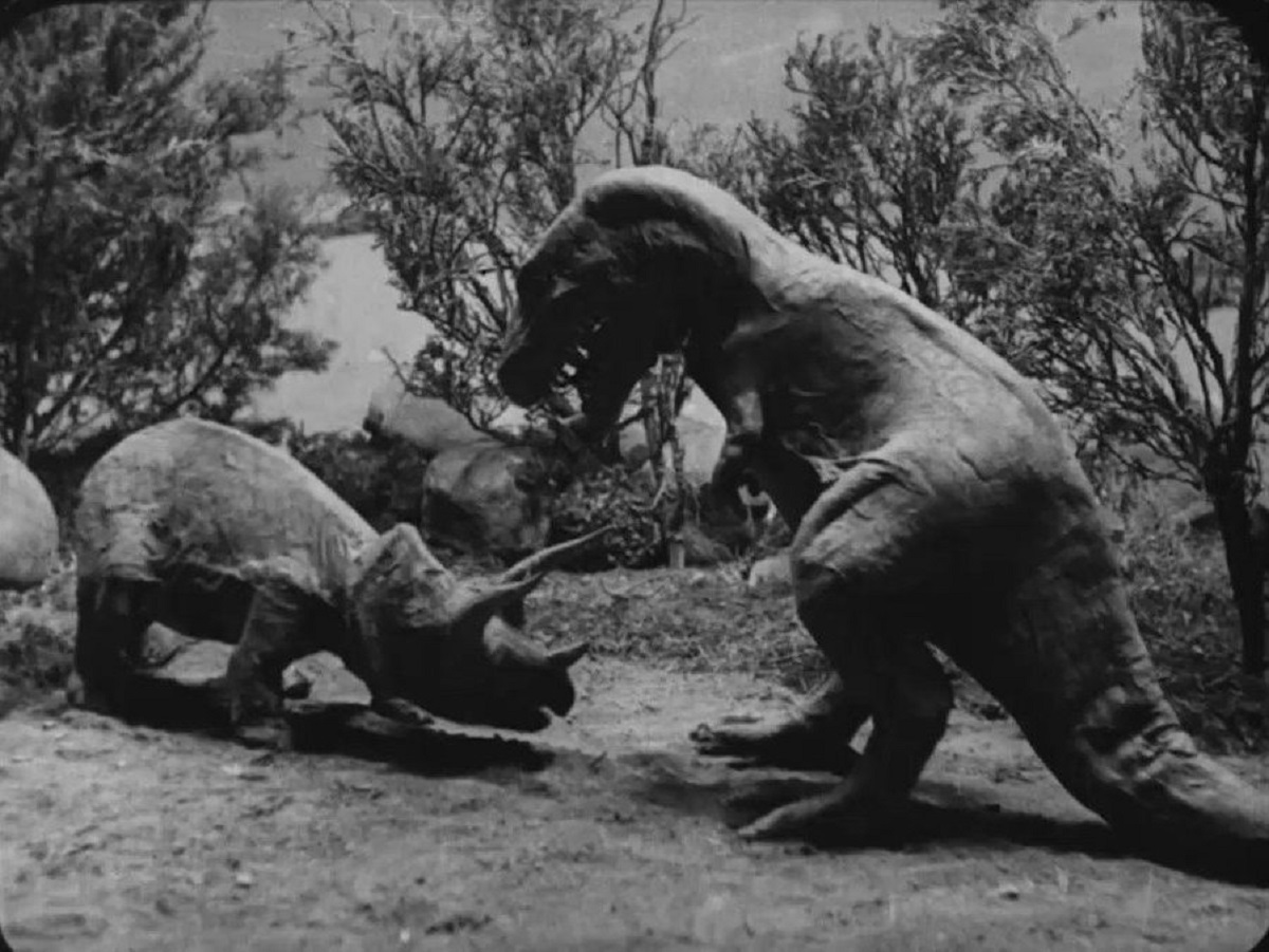 Willis O'Brien's Stop-motion animated dinosaurs in The Ghost of Slumber Mountain (1918)