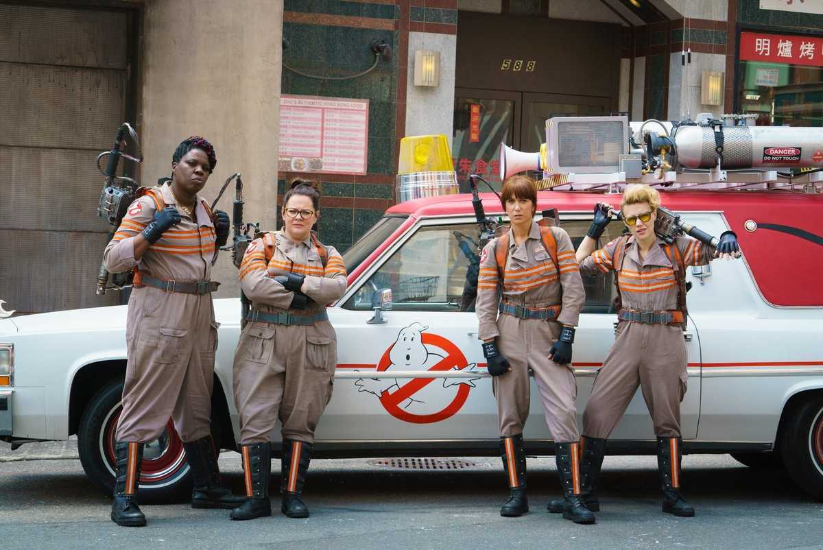 (l to r) Leslie Jones, Melissa McCarthy, Kirsten Wiig, Kate McKinnon in Ghostbusters (2016)