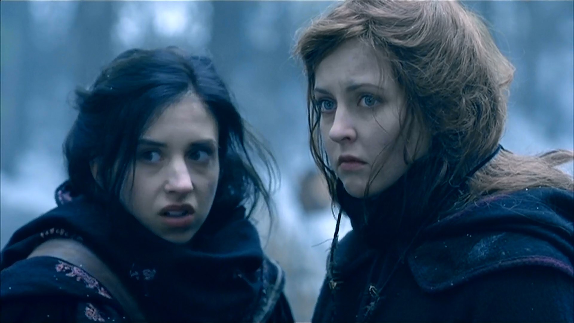 (l to r) Sisters Emily Perkins and Katharine Isabelle back in a pioneer setting in Ginger Snaps Back The Beginning (2004)