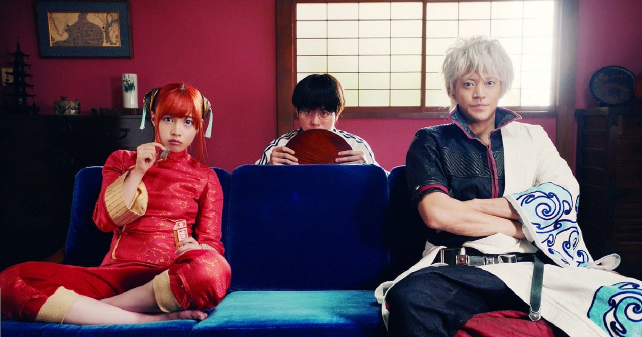 Kagura (Kanna Hashimoto), Masaki Suda (Shinpachi Shimura) and Shun Oguri (Gintoki Sakata) in Gintama (2017)