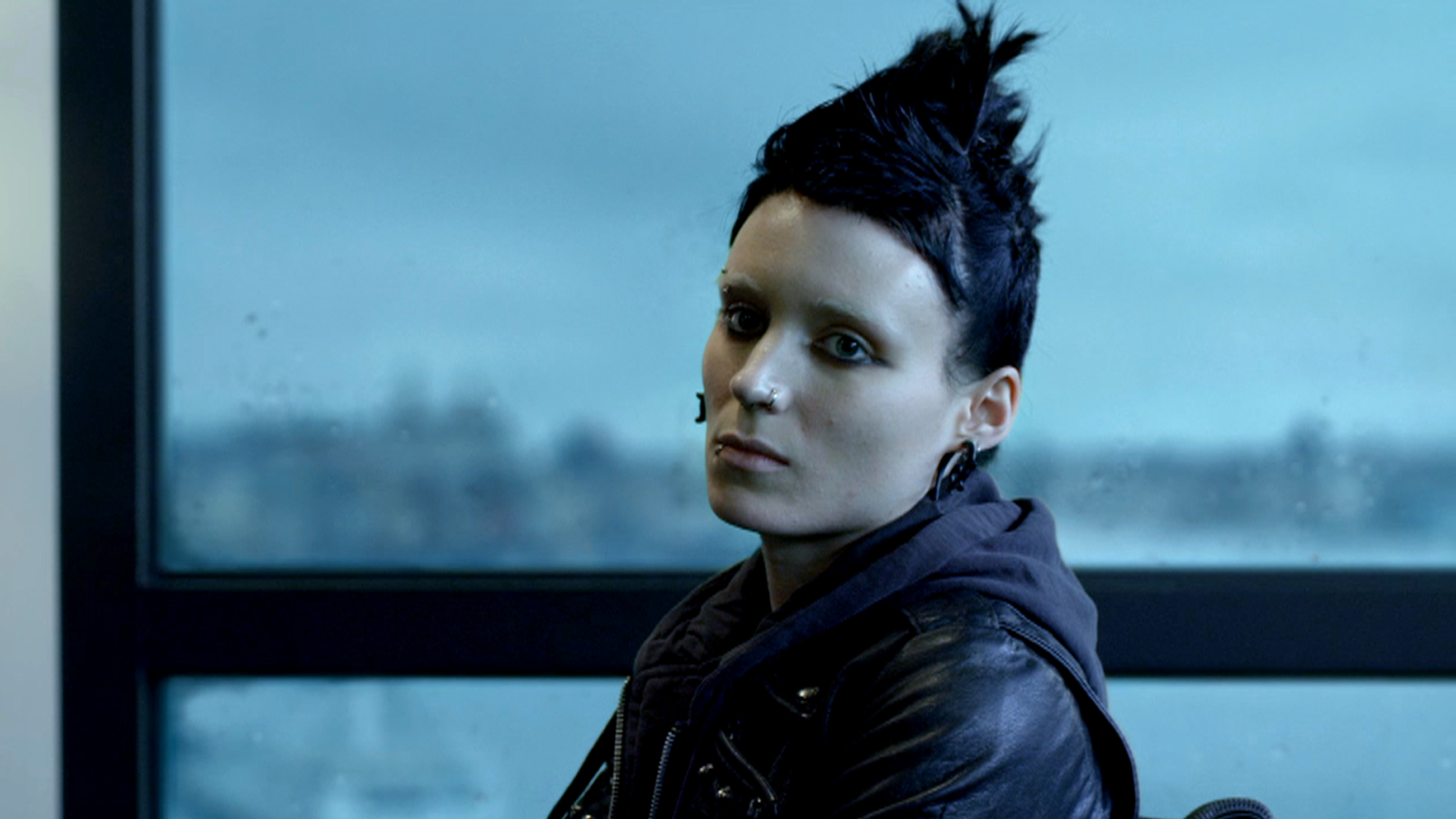 Rooney Mara stepping into Noomi Rapace's shoes as Lisbeth Salander in The Girl with the Dragon Tattoo (2011)