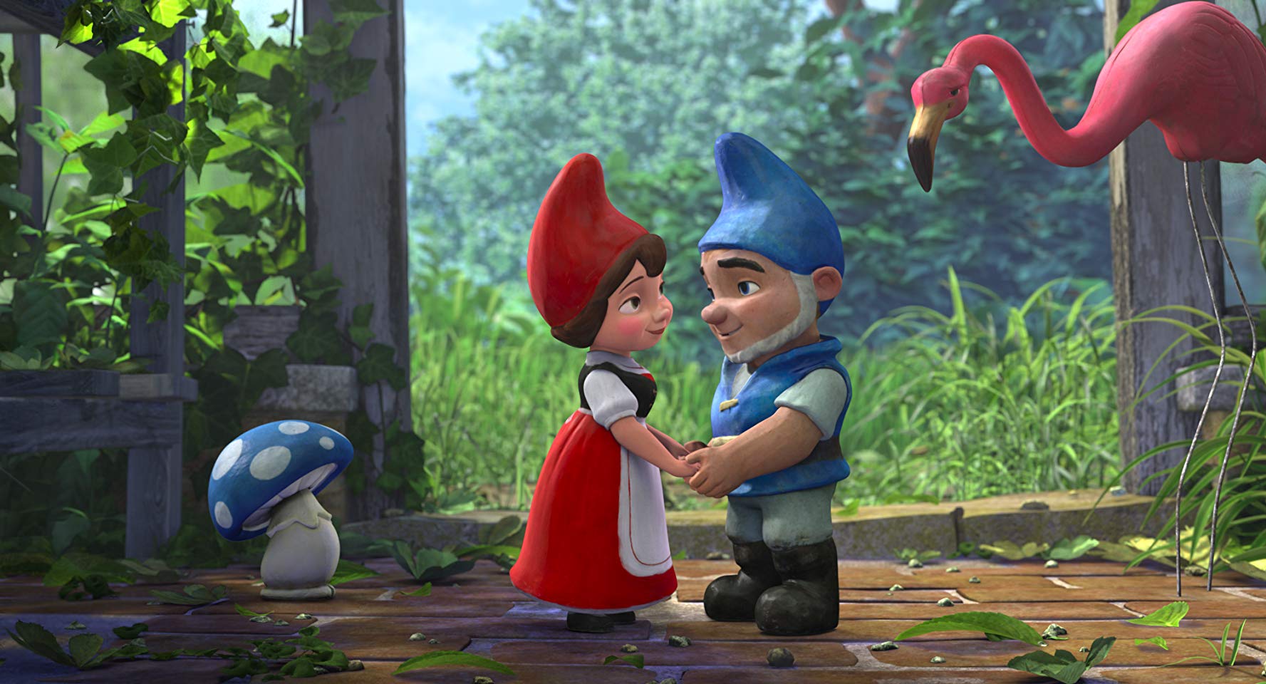 Romeo and Juliet retold with talking garden gnomes - Gnomeo (voiced by Jame...