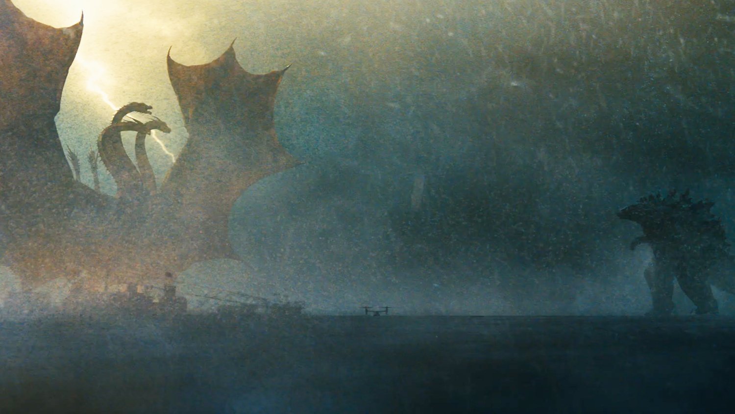 Showdown between Ghidorah and Godzilla in Godzilla, King of the Monsters (2019)