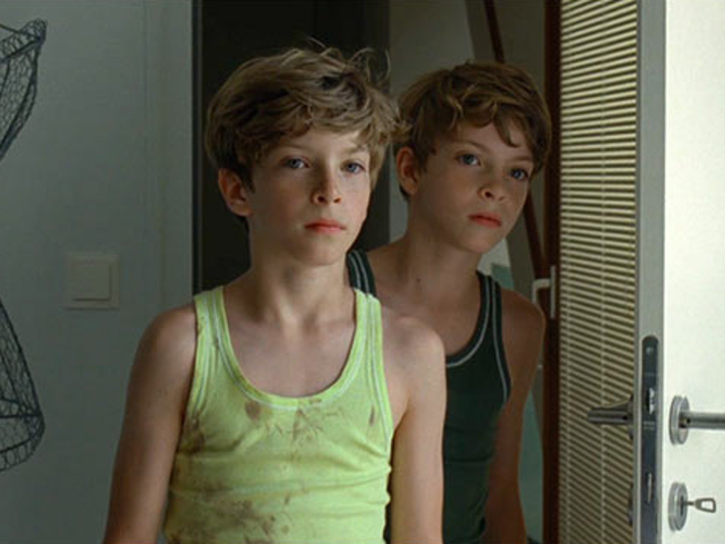 Brothers Lukas and Elias (played by twin brothers Lukas and Elias Schwartz) in Goodnight Mommy (2014)