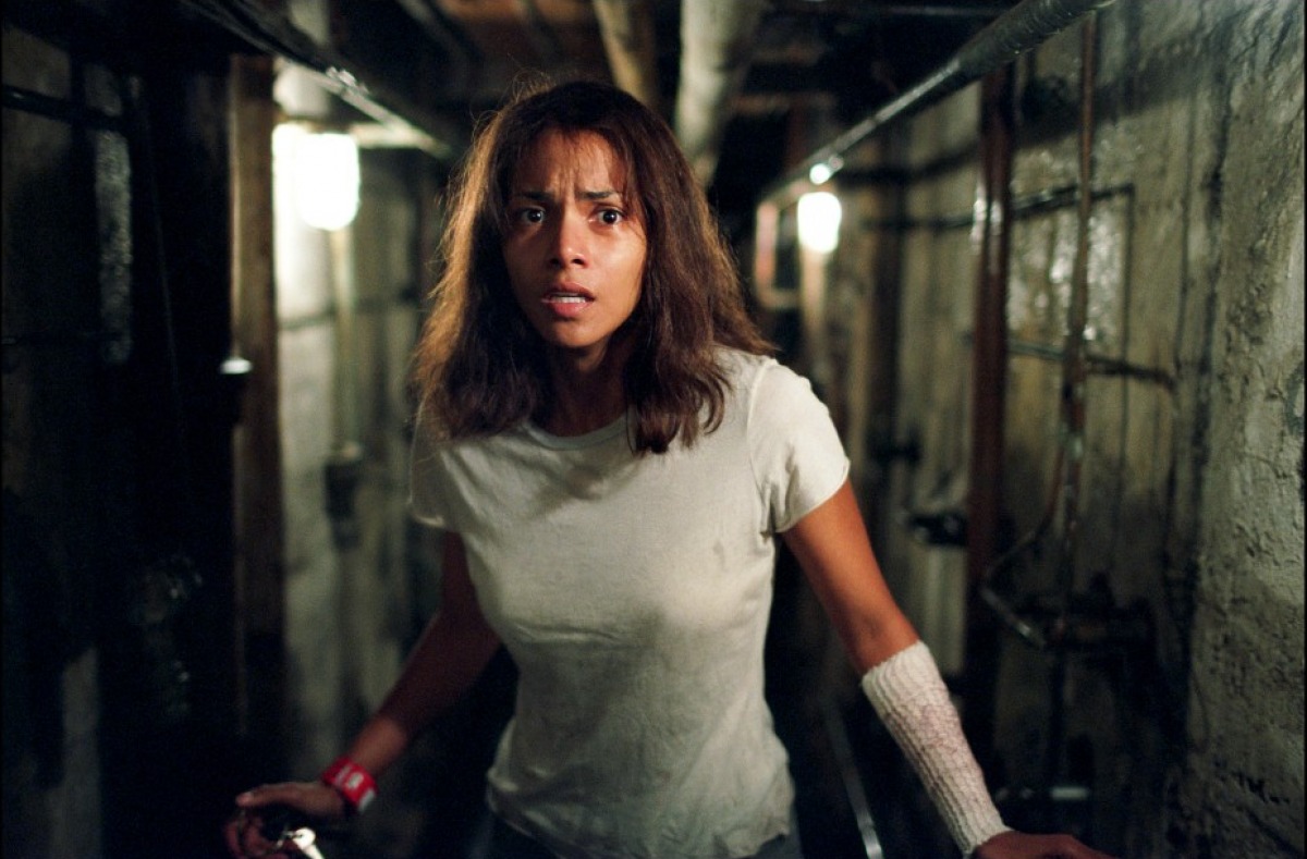 Halle Berry wrongly incarcerated in an asylum in Gothika (2003)