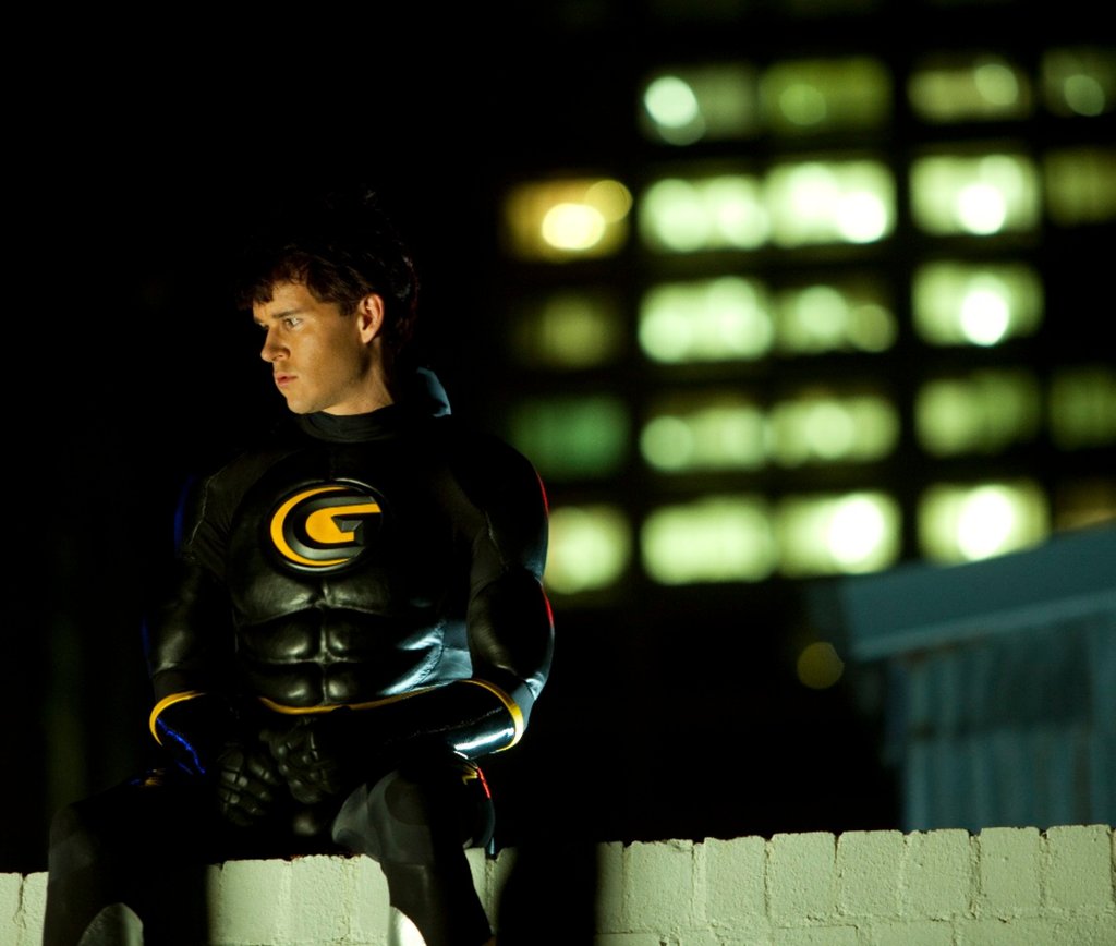 Griff (Ryan Kwanten) in superhero costume in Griff the Invisible (2010)