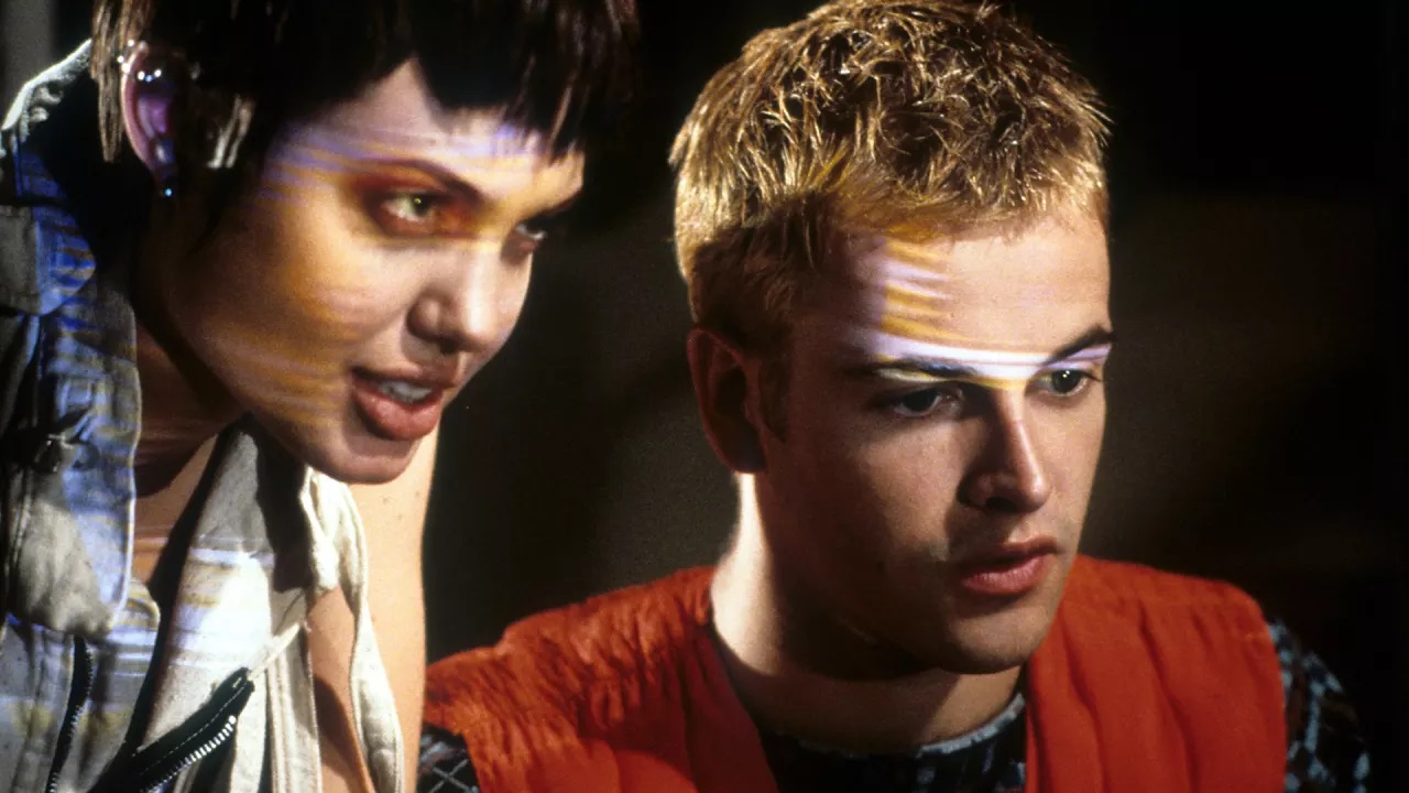 Acid Burn (Angelina Jolie) and Zero Cool (Jonny Lee Miller) in Hackers (1995)