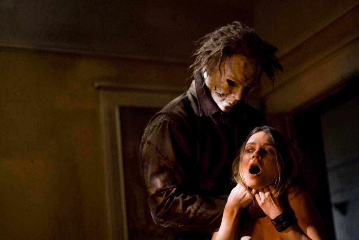 The new Michael Myers (Tyler Mane) attacks Kristina Klebe in Halloween (2007)