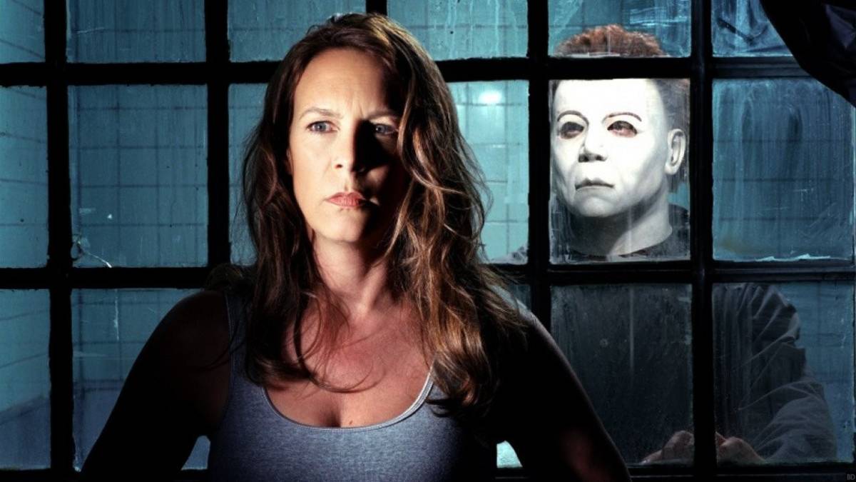 Jamie Lee Curtis back as Laurie Strode one more time and Michael Myers (Brad Loree) in Halloween Resurrection (2002)