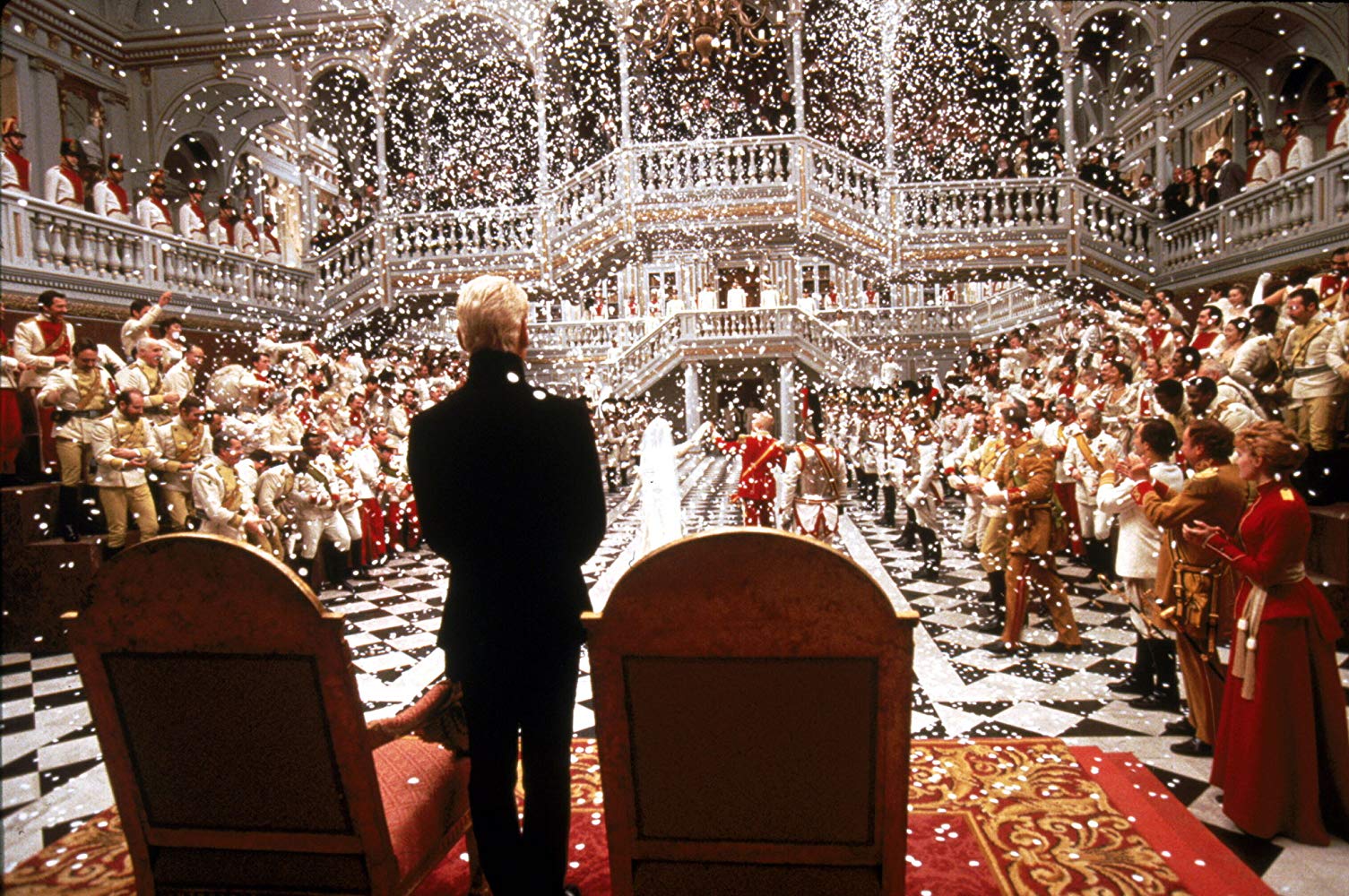 Hamlet (Kenneth Branagh) in the throne room at Elsinore in Hamlet (1996)