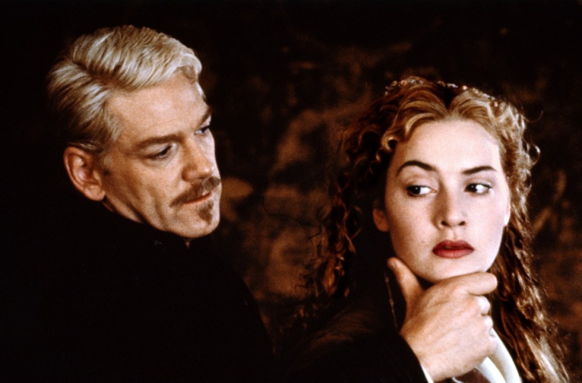 Hamlet (Kenneth Branagh) and wife Ophelia (Kate Winslet) in Hamlet (1996)