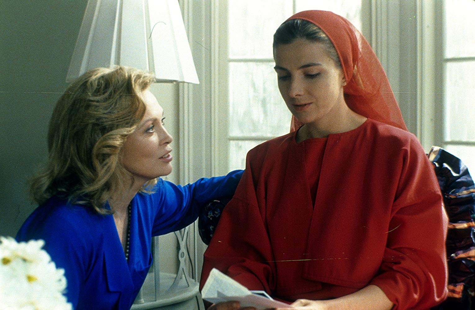 Serena Joy (Faye Dunaway) and Offred (Natasha Richardson) in The Handmaid's Tale (1990)