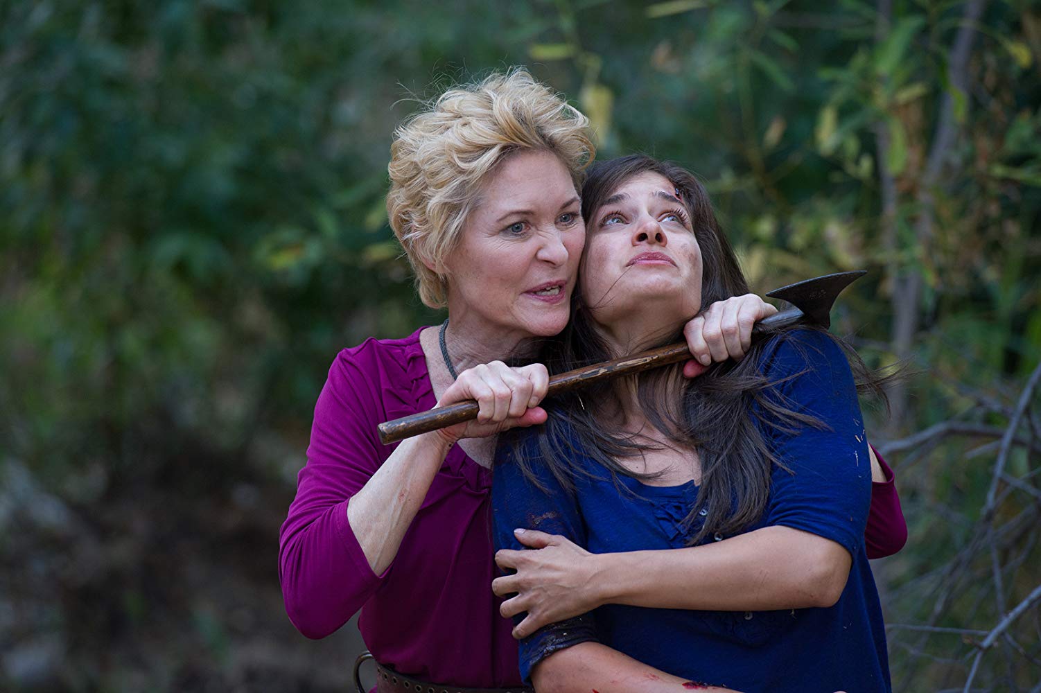 Lilith (Dee Wallace) threatens Gretel (Stephanie Greco) in Hansel and Gretel (2013)