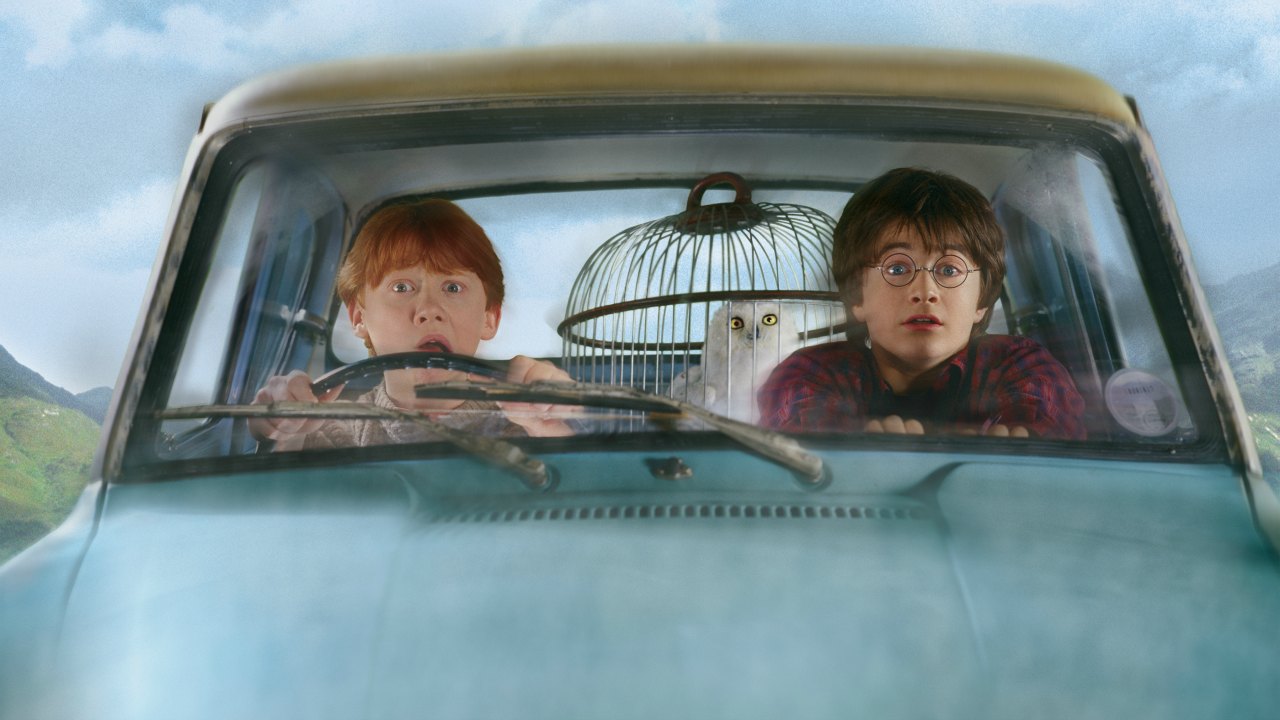 Ron Weasley (Rupert Grint) and Harry Potter (Daniel Radcliffe) in the flying Anglia in Harry Potter and the Chamber of Secrets (2002)