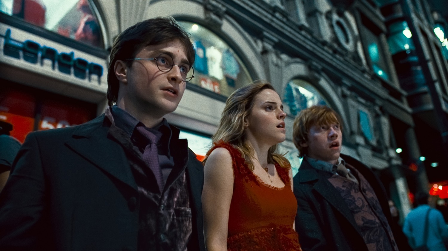 Harry Potter (Daniel Radcliffe), Hermione Granger (Emma Watson) and Ron Weasley (Rupert Grint) in Harry Potter and the Deathly Hallows Part 1 (2010)