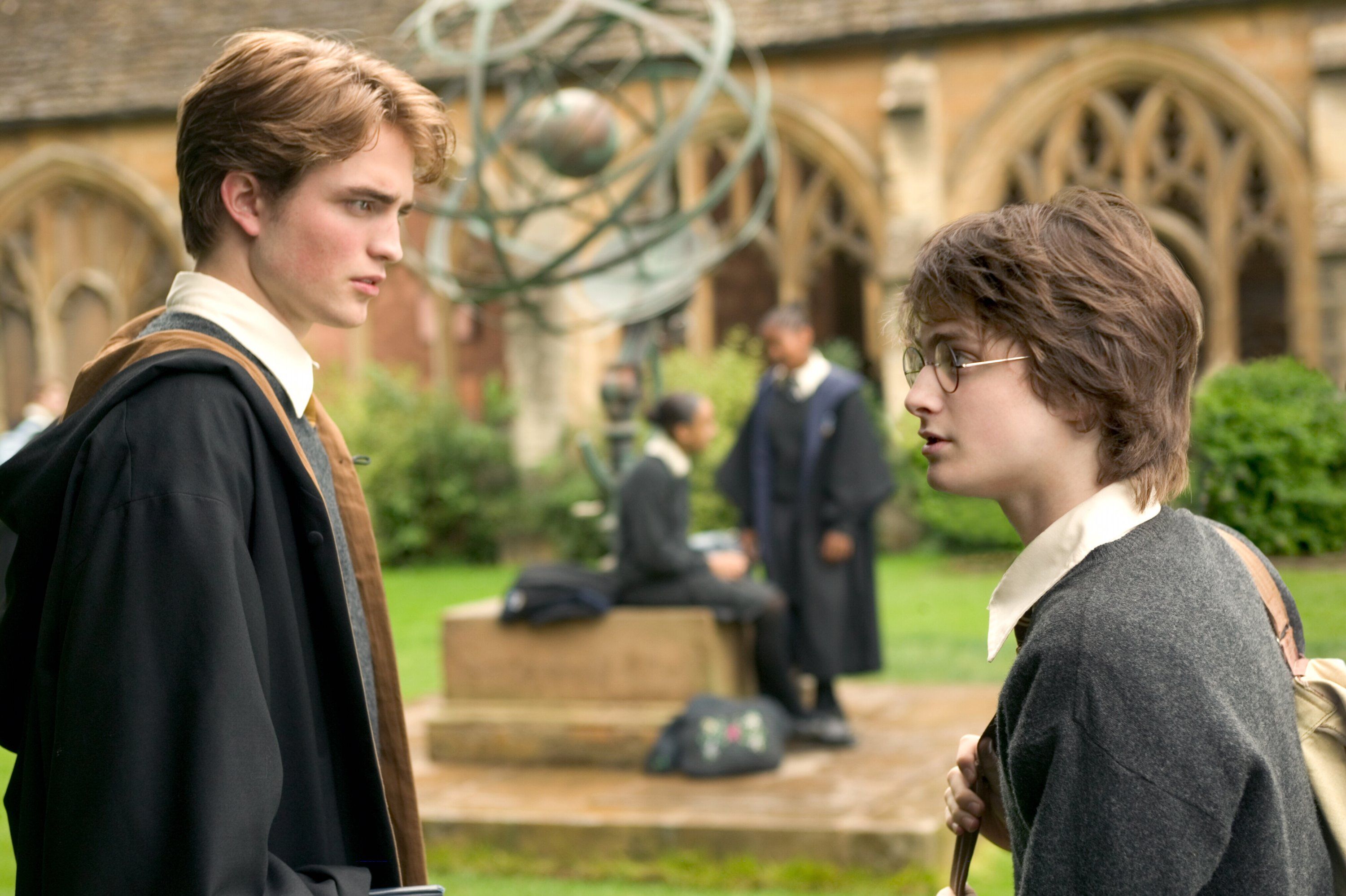 Harry Potter (Daniel Radcliffe) and his rival Cedric Diggory (Robert Pattinson) in Harry Potter and the Goblet of Fire (2005)