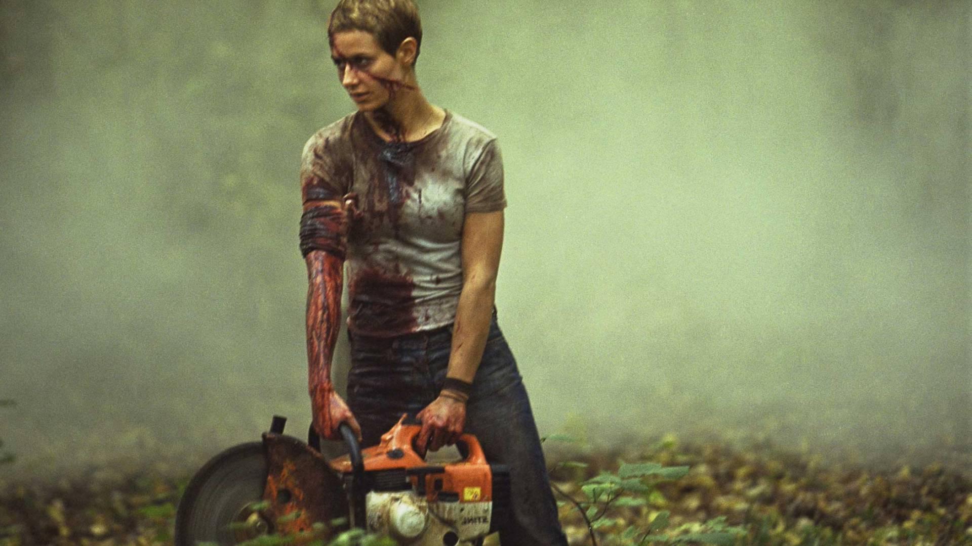 Cecile De Frrance defends herself with power tools in High Tension (2003)