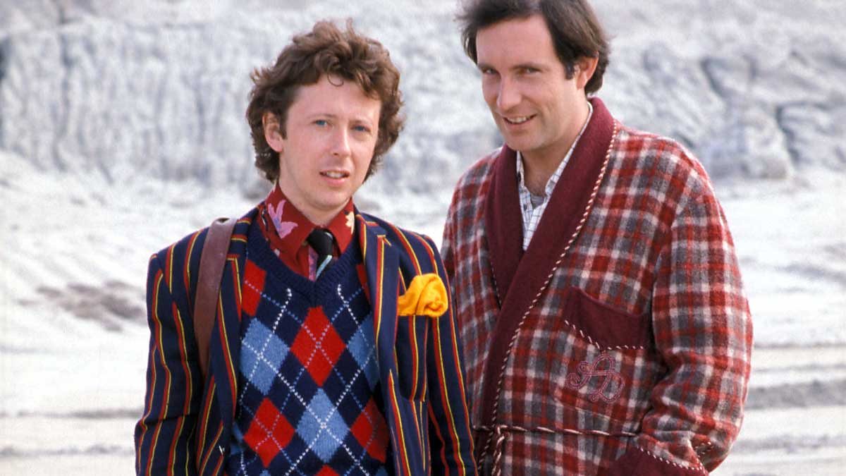 Ford Prefect (David Dixon) and Arthur Dent (Simon Jones) in The Hitch Hiker's Guide to the Galaxy (1981)