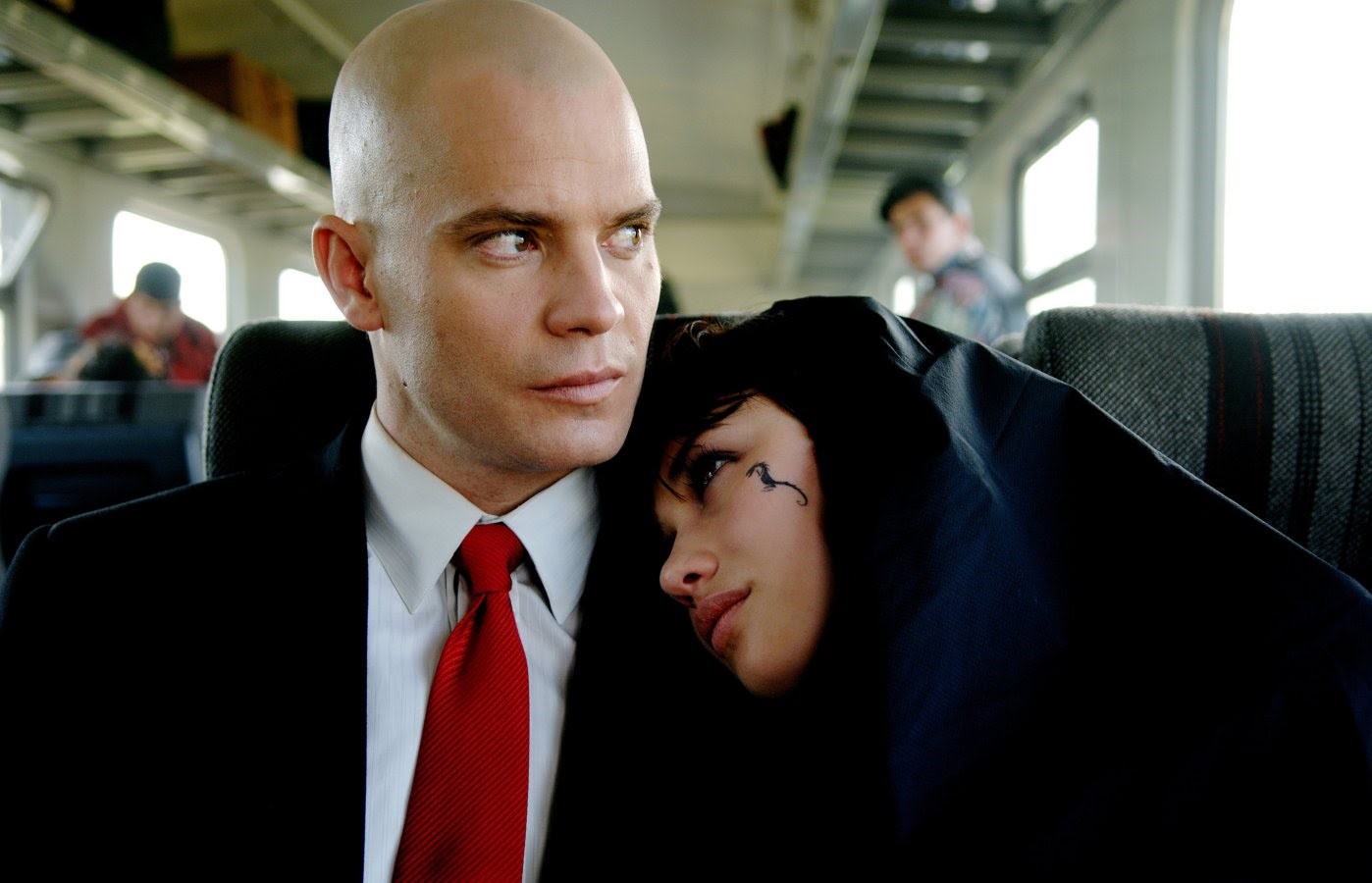 Timothy Olyphant and Olga Kurylenko in Hitman (2007)