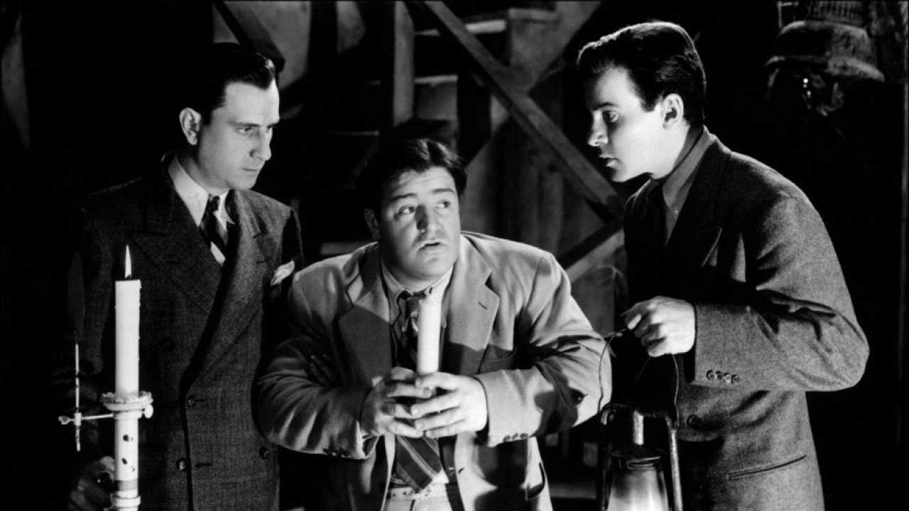 Bud Abbott, Lou Costello and Richard Carlson in a haunted house in Hold That Ghost (1941)