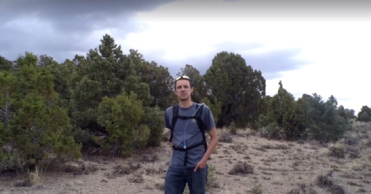 Gary Hinge (Eric Mencis) goes hiking in the Nevada backwods in Horror in the High Desert (2021)