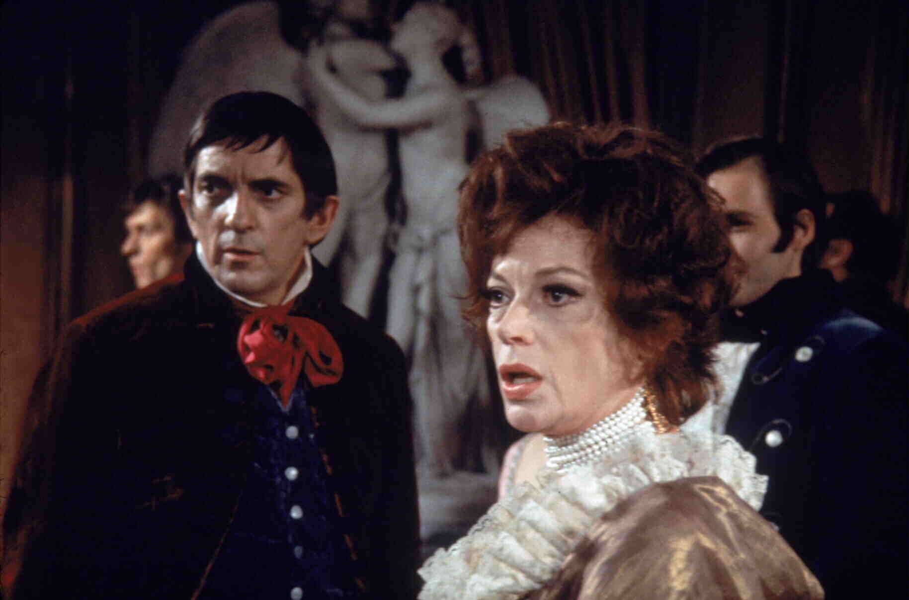 (l to r) The vampire Barnabas Collins (Jonathan Frid) and Dr Julia Hoffman (Grayson Hall) in House of Dark Shadows (1970)