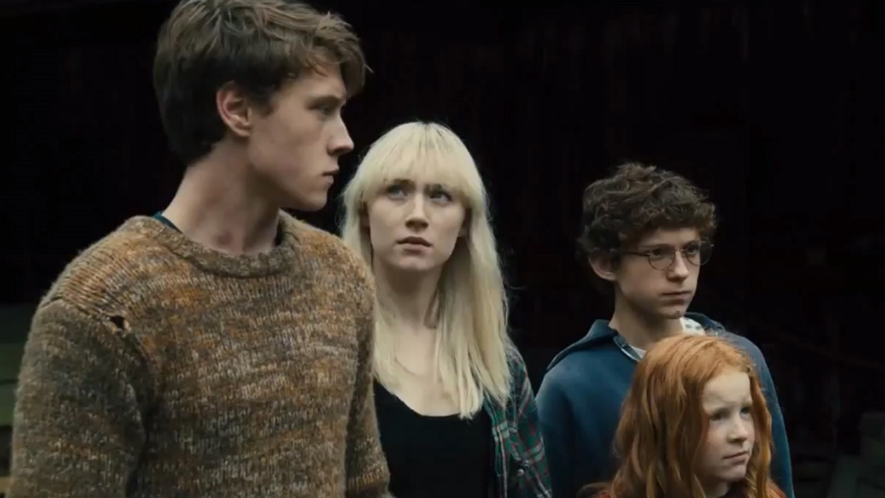 George MacKay, Saoirse Ronan, Tom Holland and Harley Bird in How I Live Now (2013)