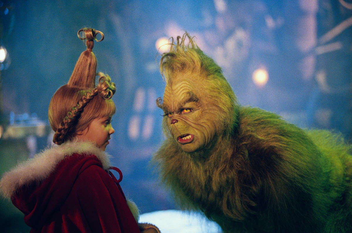 Jim Carrey as The Grinch and Cindy Lou Who (Taylor Momsen) in How the Grinch Stole Christmas (2000)