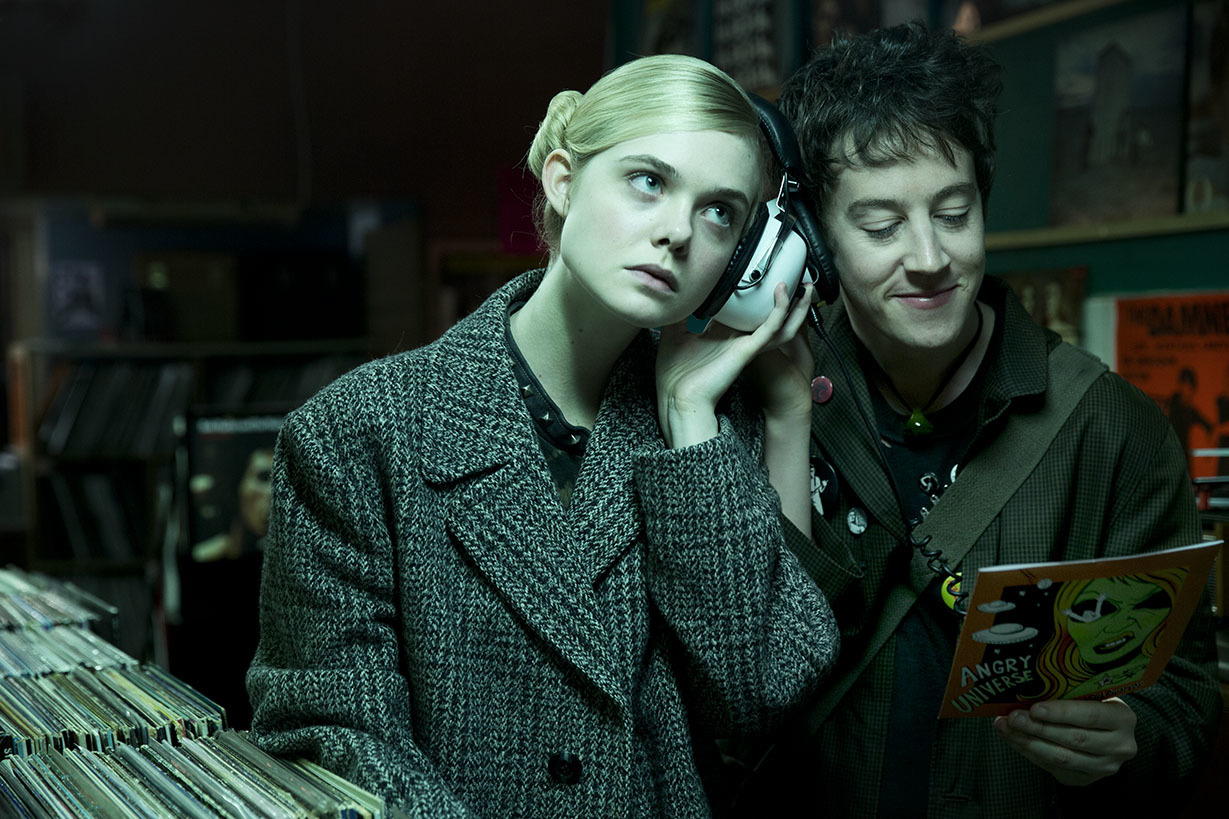 Elle Fanning, Alex Sharp in How to Talk to Girls At Parties (2017)