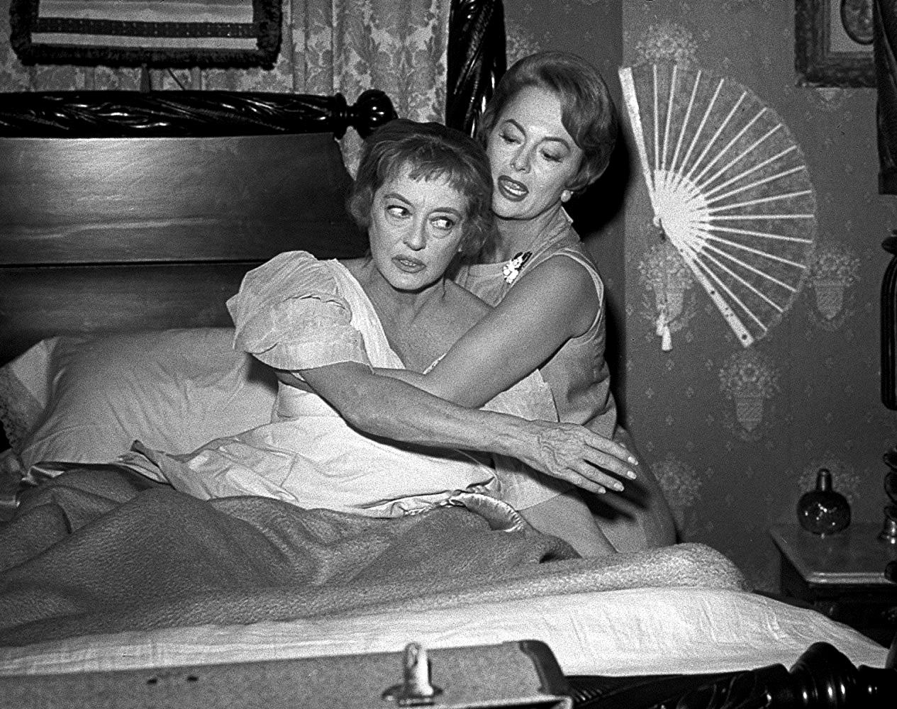 Sisters Bette Davis, Olivia de Havilland in Hush ... Hush, Sweet Charlotte (1964)