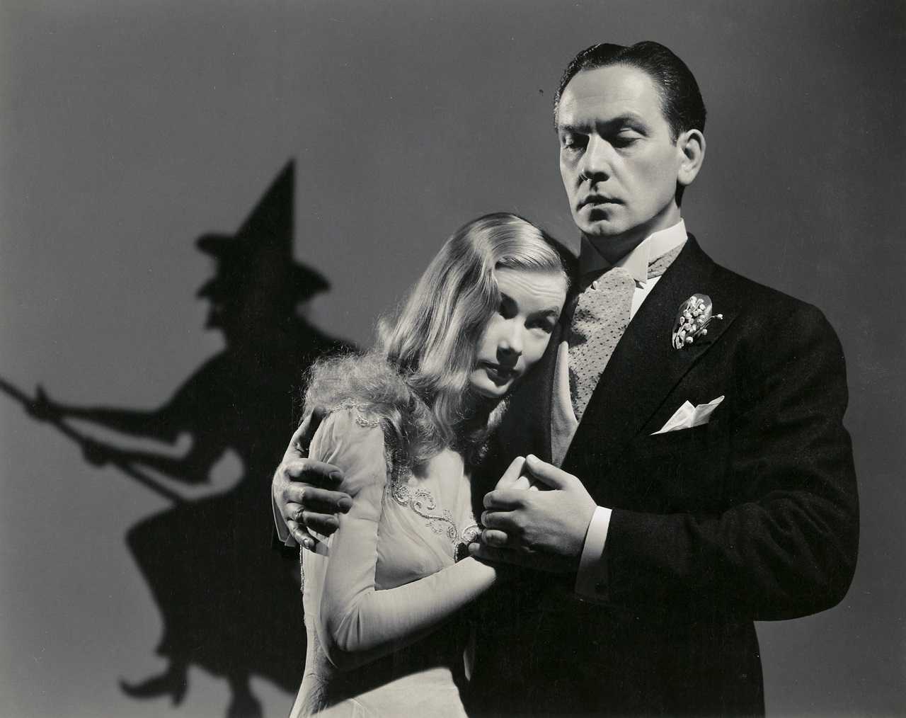 Witch Veronica Lake woos Frederic March in I Married a Witch (1942)