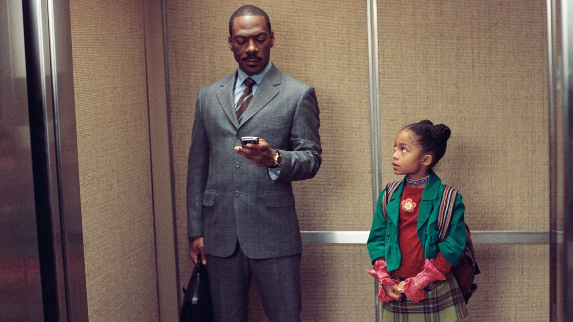 Stockbroker Eddie Murphy and daughter Yara Shahidi in Imagine That (2009)