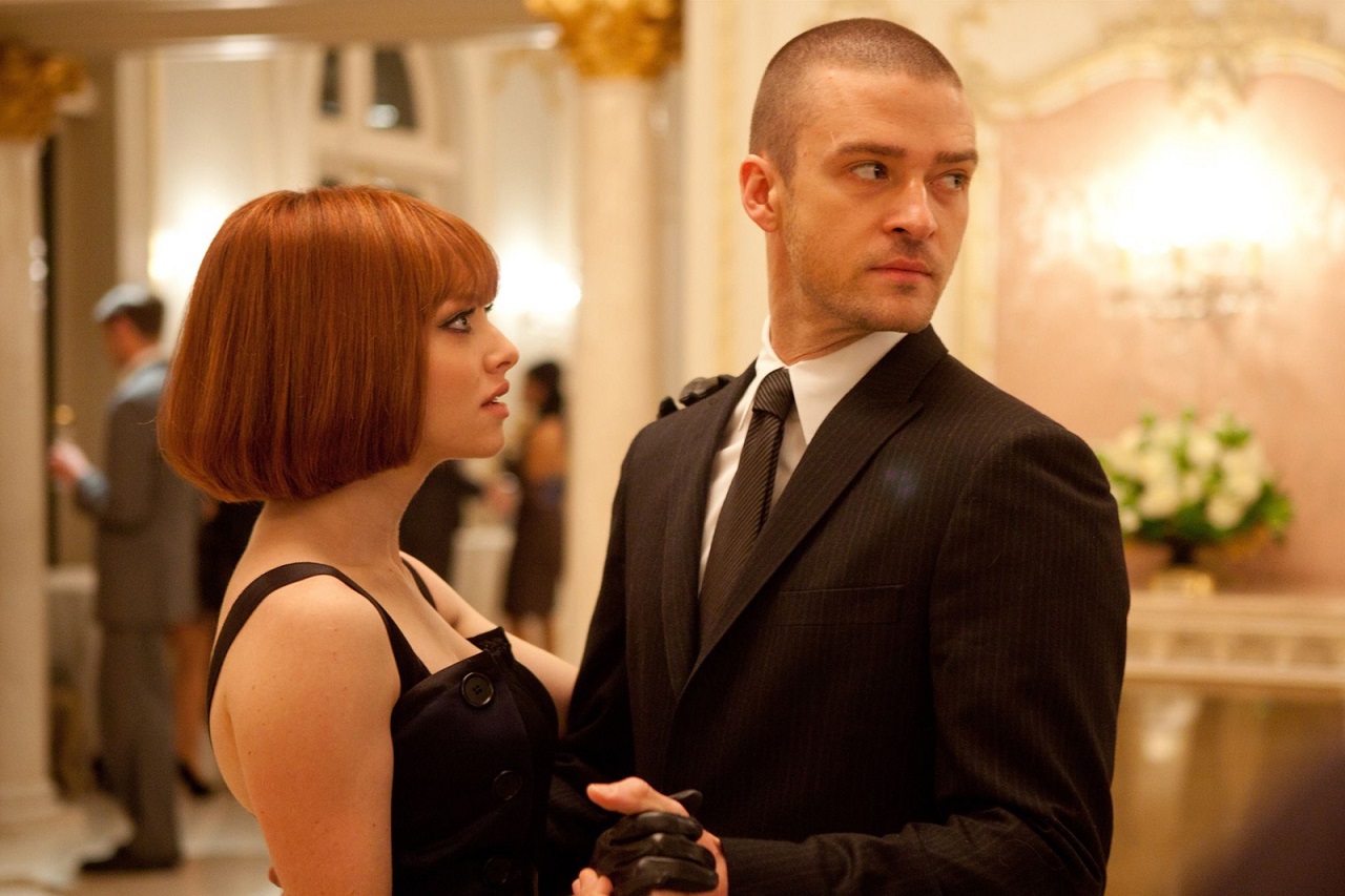 Amanda Seyfred and Justin Timberlake in In Time (2011)