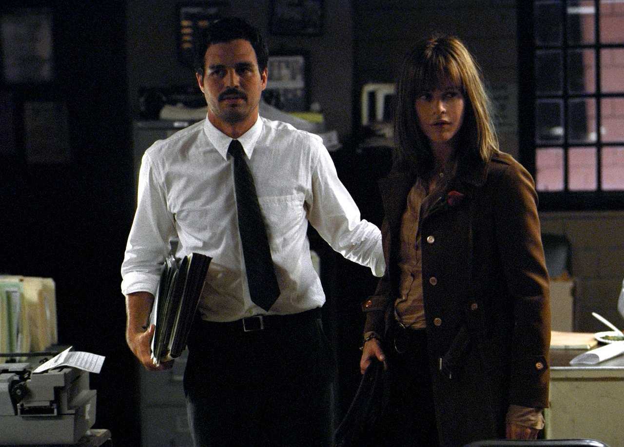 Detective Giovanni Malloy (Mark Ruffalo) and Frannie Avery (Meg Ryan) in In the Cut (2003)