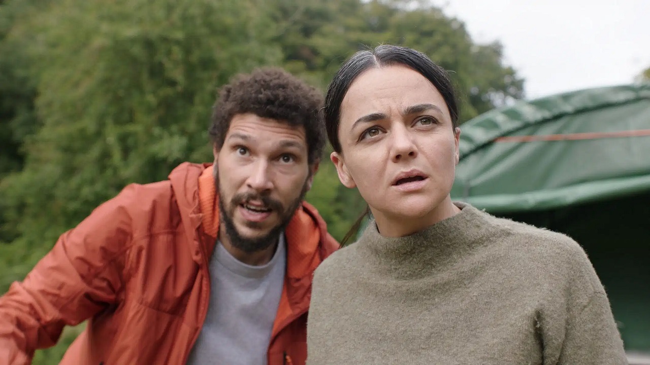 Martin Lowery (Joel Fry) and Dr Olivia Wendle (Hayley Squires) in In the Earth (2021)