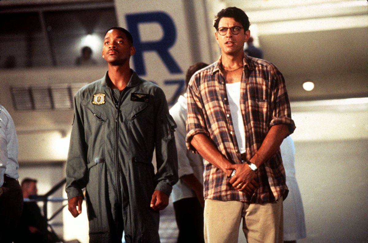 Air Force pilot Will Smith and nerd scientist Jeff Goldblum in Independence Day (1996)