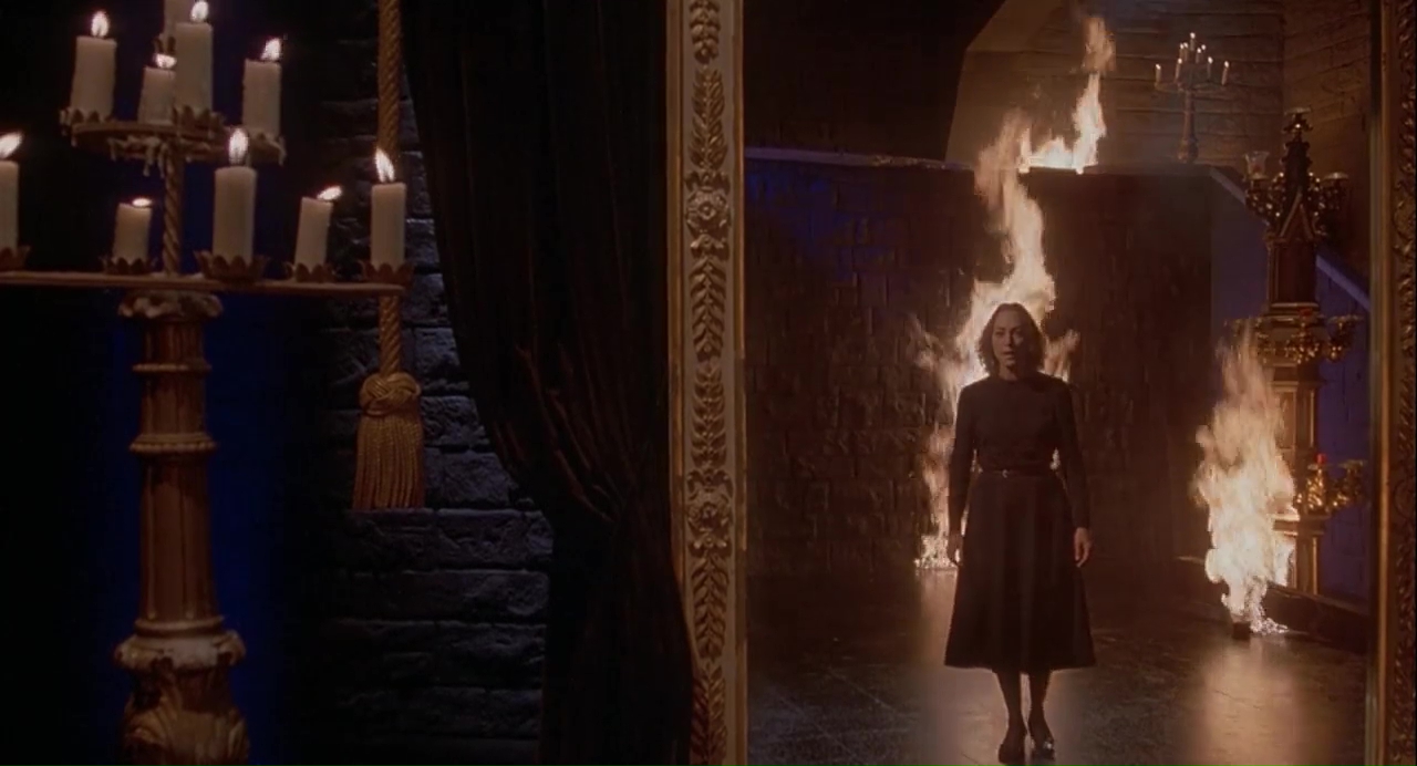 The emergence of Mater Tenebrarum (Veronica Lazar) in Inferno (1980)