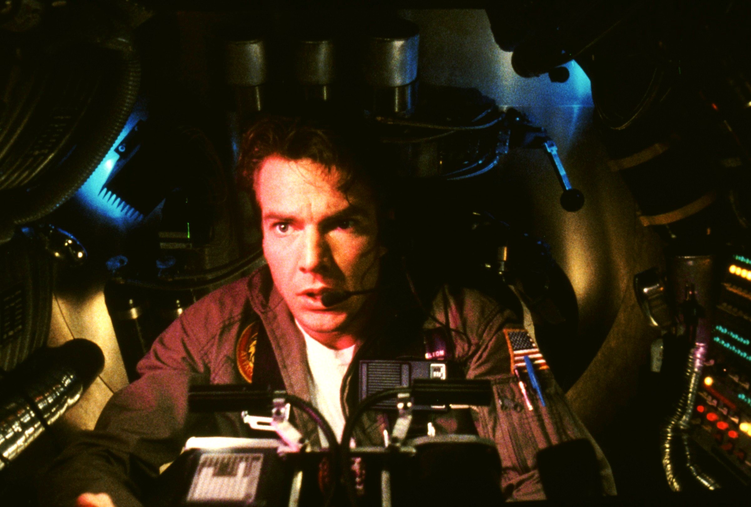 Dennis Quaid prepares to undertake a submarine journey through the human body in Innerspace (1987)