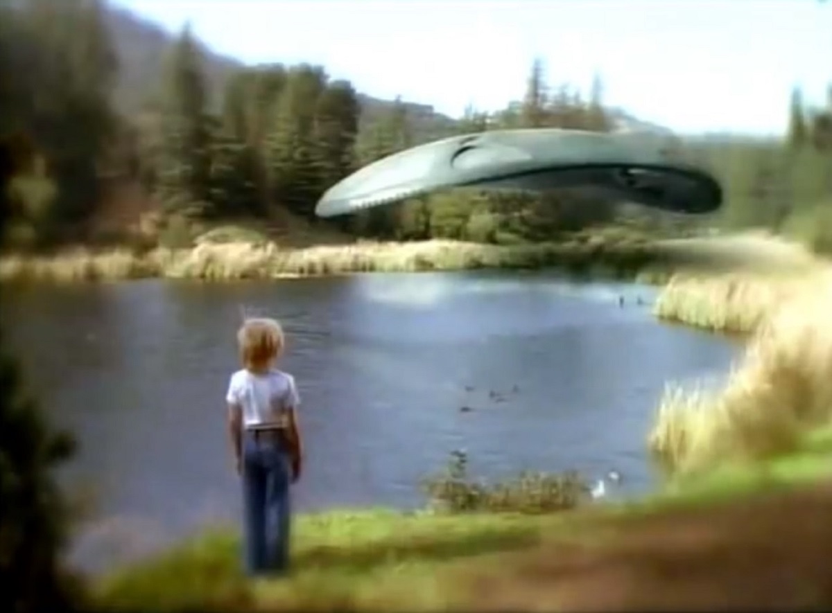 The UFO in Intruders (1992)