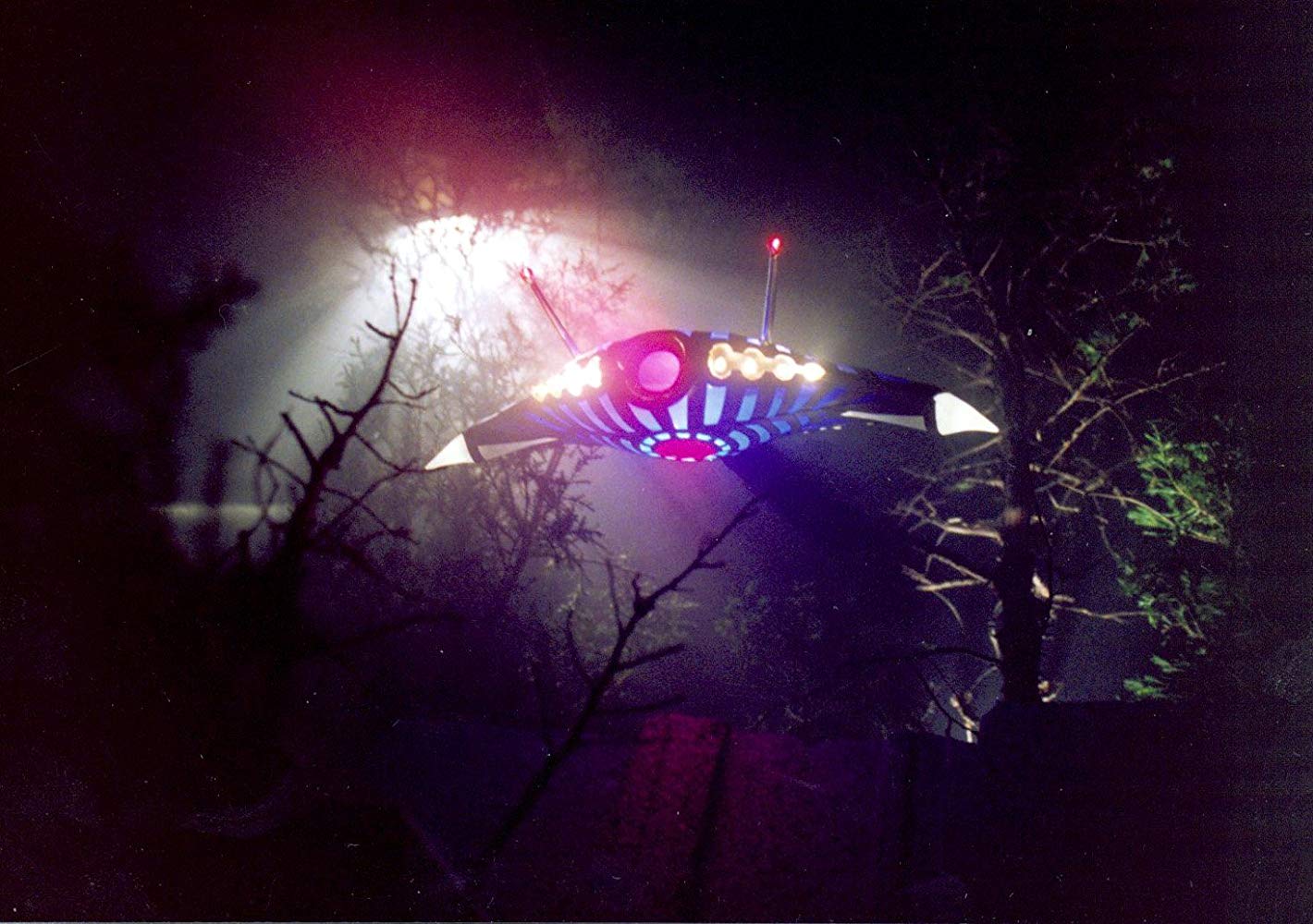 Appearance of the UFO in Invader (1992)