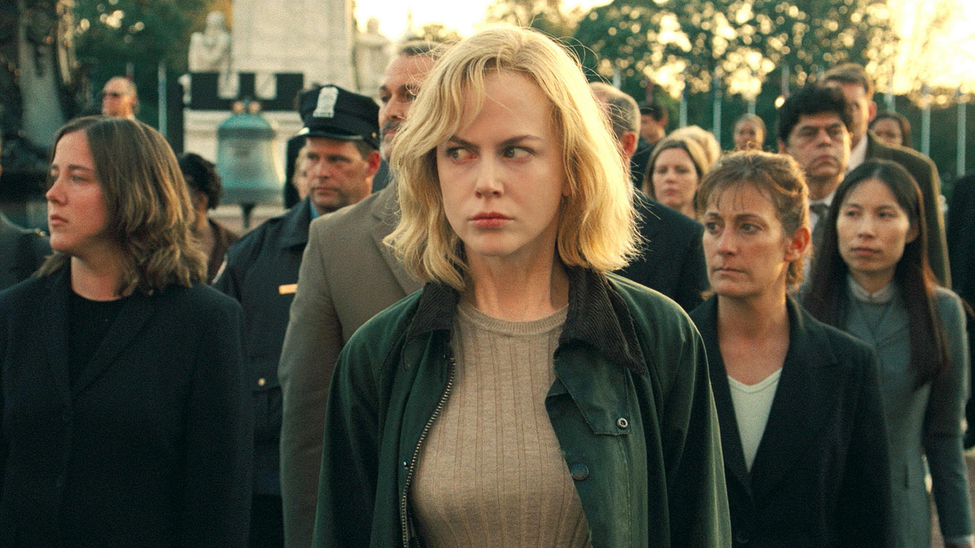 Nicole Kidman tries to blend in among the pod people in The Invasion (2007)