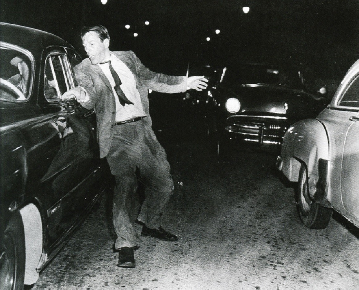 The finale with Kevin McCarthy on the highway ignored by motorists in Invasion of the Body Snatchers (1956)