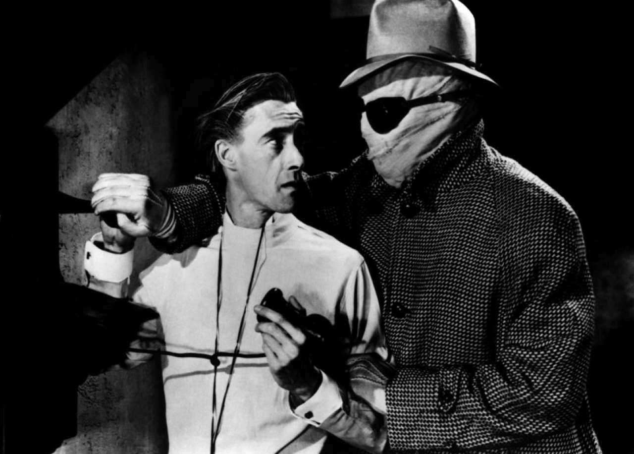 Dr Peter Drury (John Carradine) and Griffin the invisible man (Jon Hall) in in The Invisible Man's Revenge (1944)