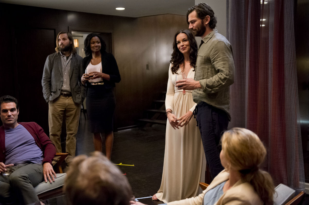 Mysterious dinner party - (l to r) Jordi Vilasuso, Logan Marshall-Green, Emayatzy Corinealdi, Tammy Blanchard, Michiel Huisman in The Invitation (2015)