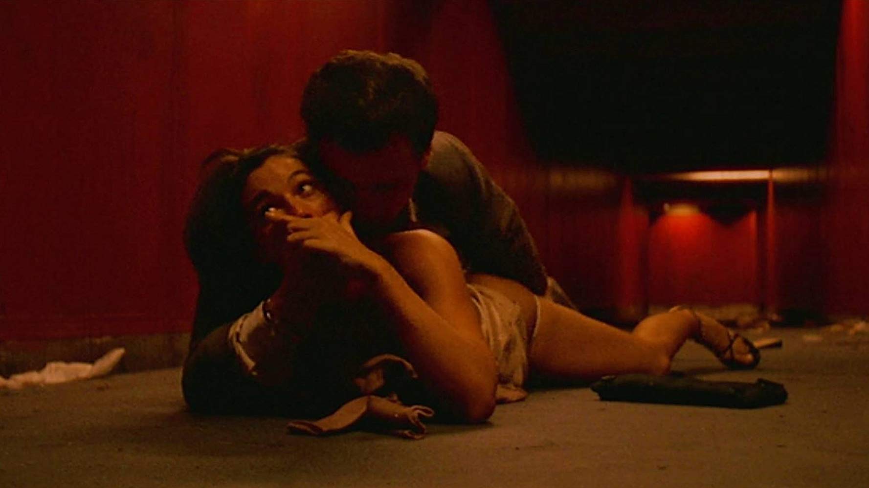 Monica Bellucci raped by The Tenia (Jo Prestia) in Irreversible (2002)