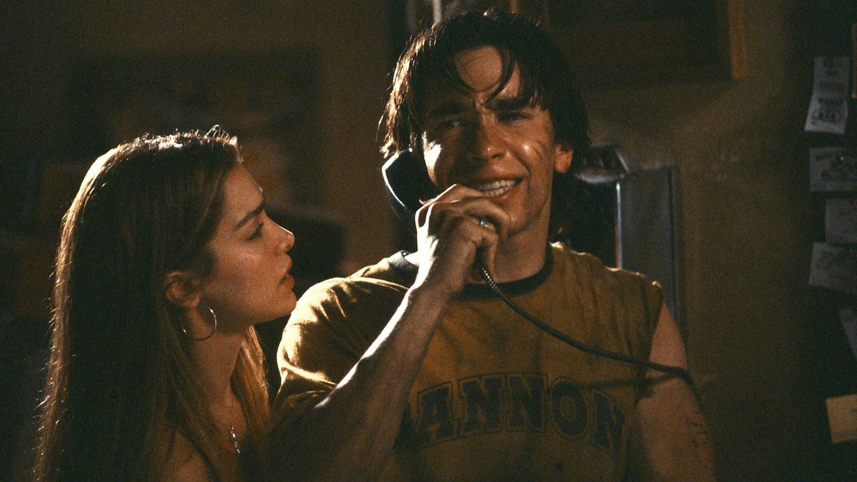 Brother Justin Long and sister Gina Philips in Jeepers Creepers (2001)