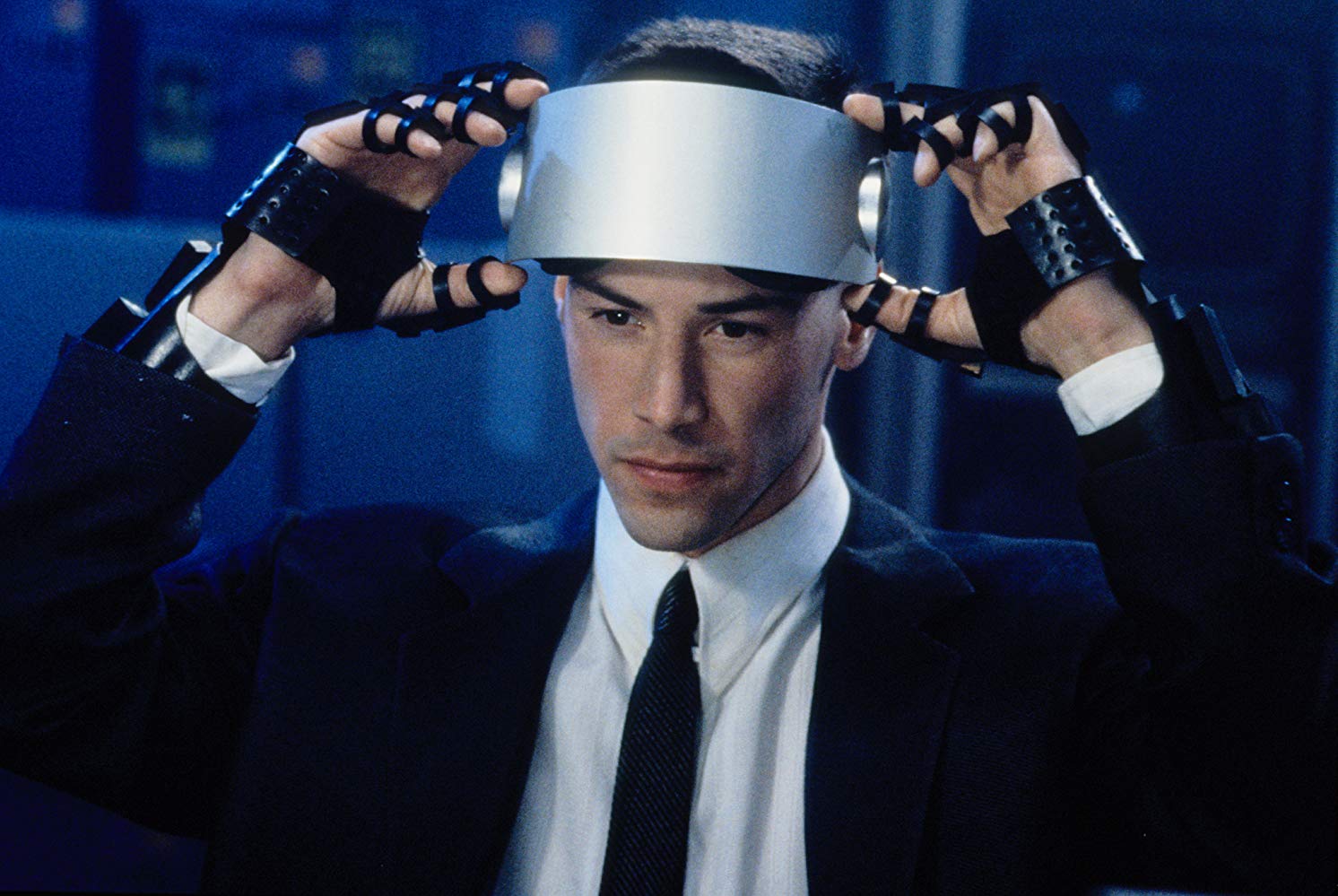 Keanu Reeves prepares to enter cyberspace in Johnny Mnemonic (1995)