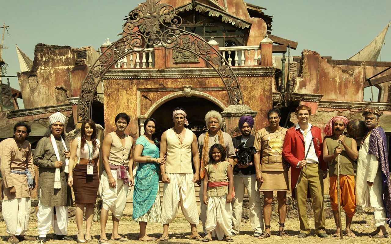 The residents of Paglapar in Joker (2012)