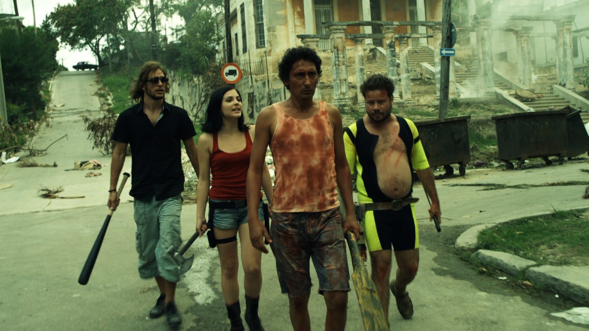 (l to r) Andros Perugorria, Andrea Duro, Alexis Diaz and Jorge Molina go zombie hunting in Juan of the Dead (2011)